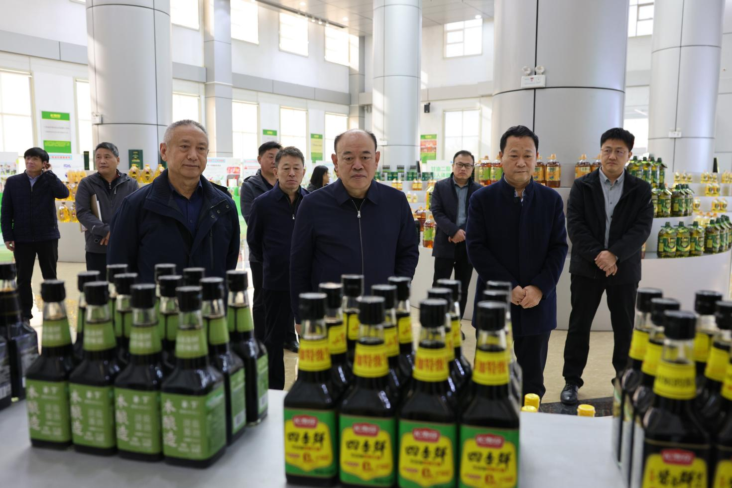 东阿县人大常委会考察团来山东三星集团考察