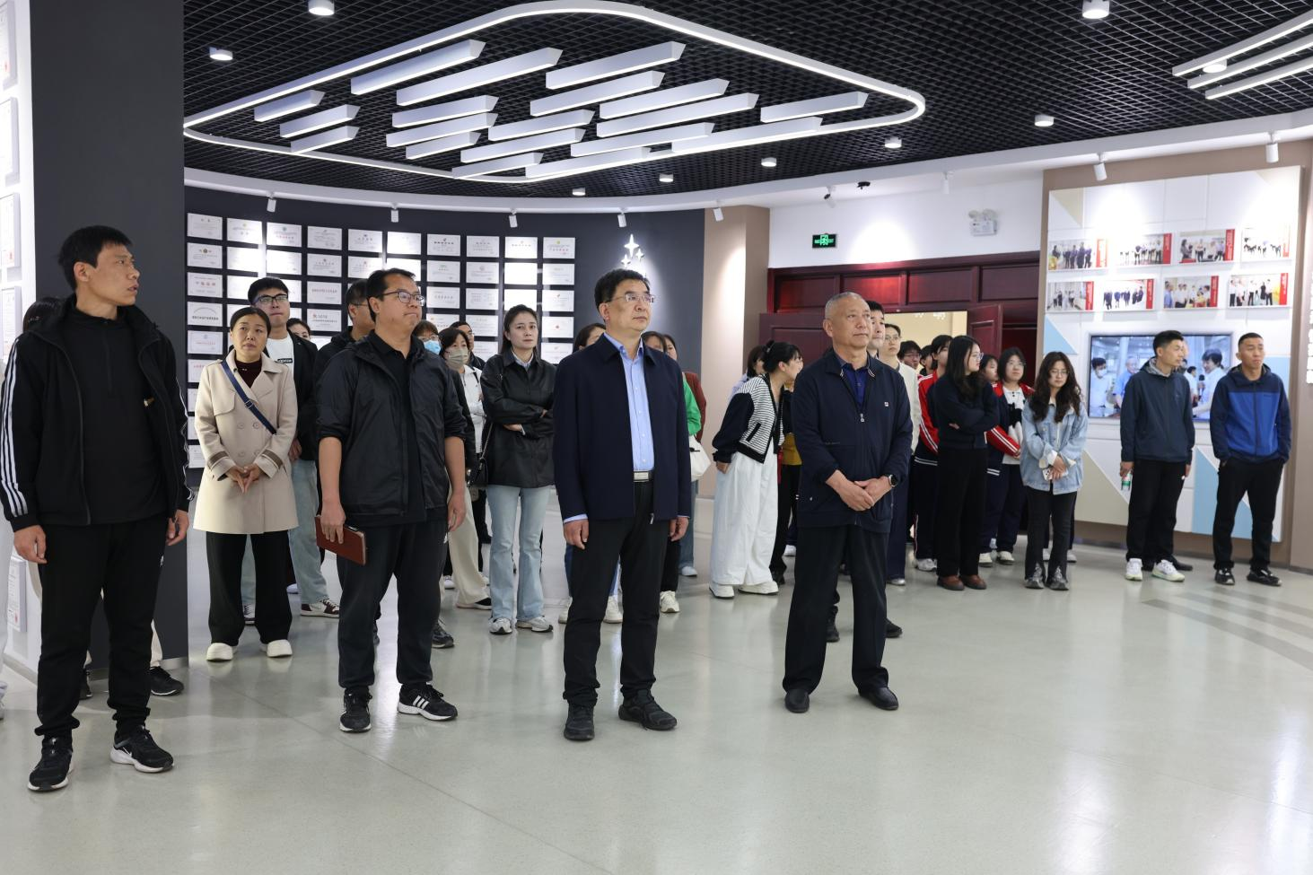 鲁中职业学院来山东三星集团参观交流