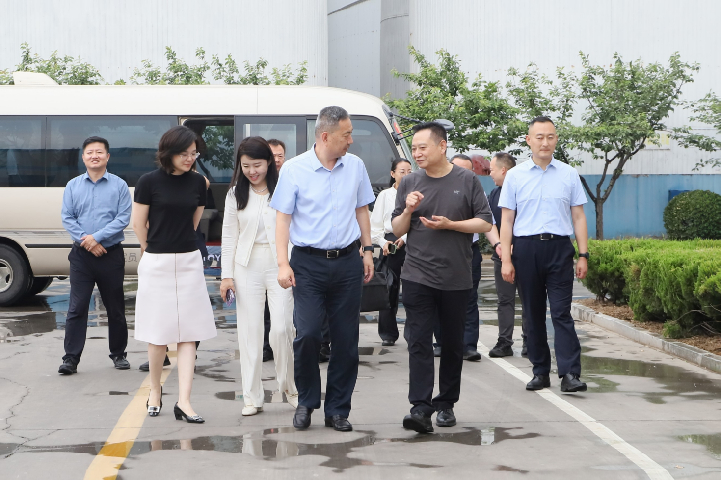 省工业和信息化厅二级巡视员吴炎一行来山东三星集团调研
