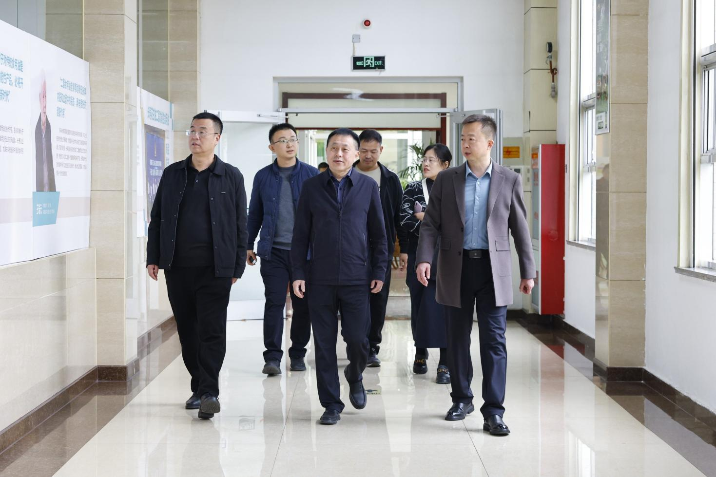 滨州市邮政管理局党组书记、局长刘新力一行来山东三星集团参观座谈