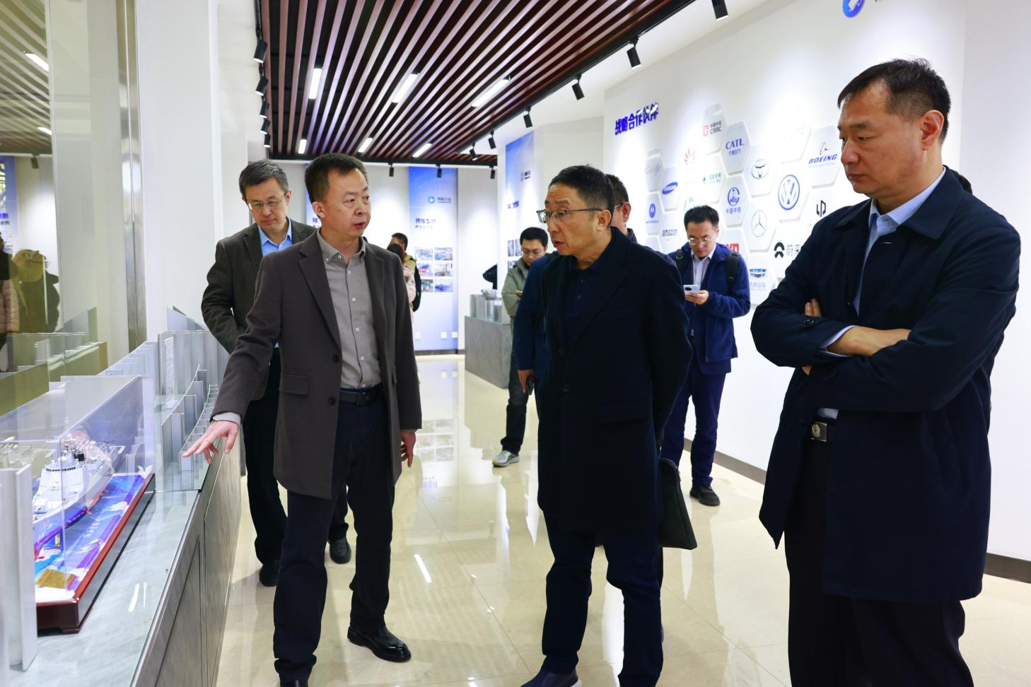 山东省工信厅、省冶金工业规划研究院一行来山东三星集团调研