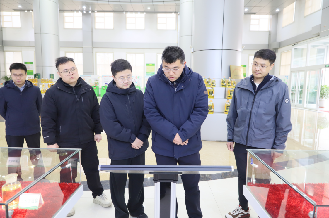 电子五所软件与系统研究院王荣祥专家一行来山东三星集团参观调研